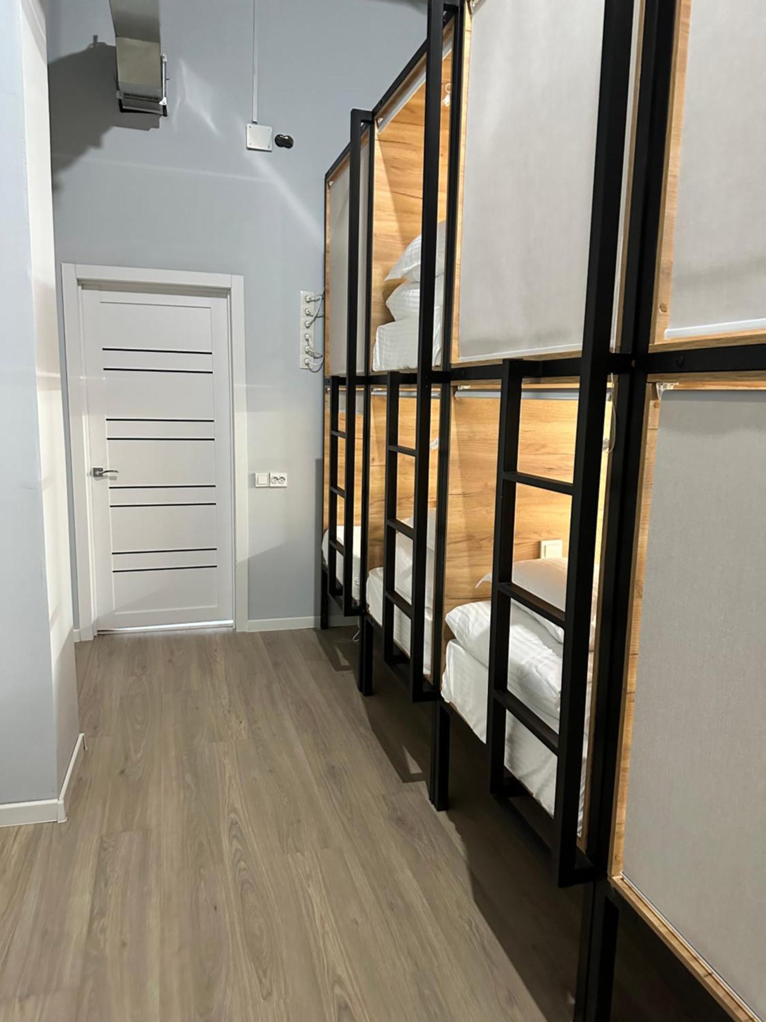 Hostel O2 Алмати Екстер'єр фото