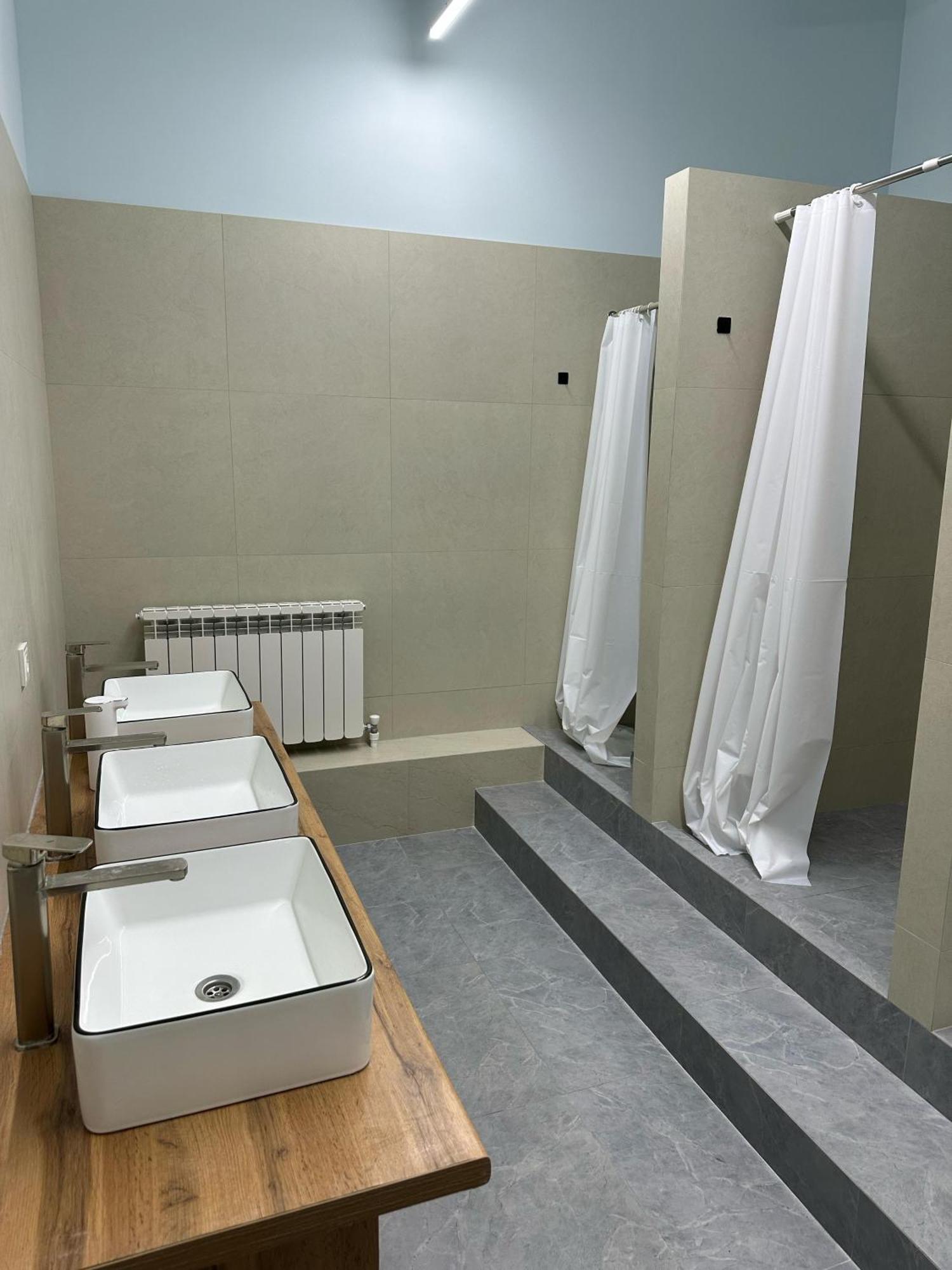 Hostel O2 Алмати Екстер'єр фото