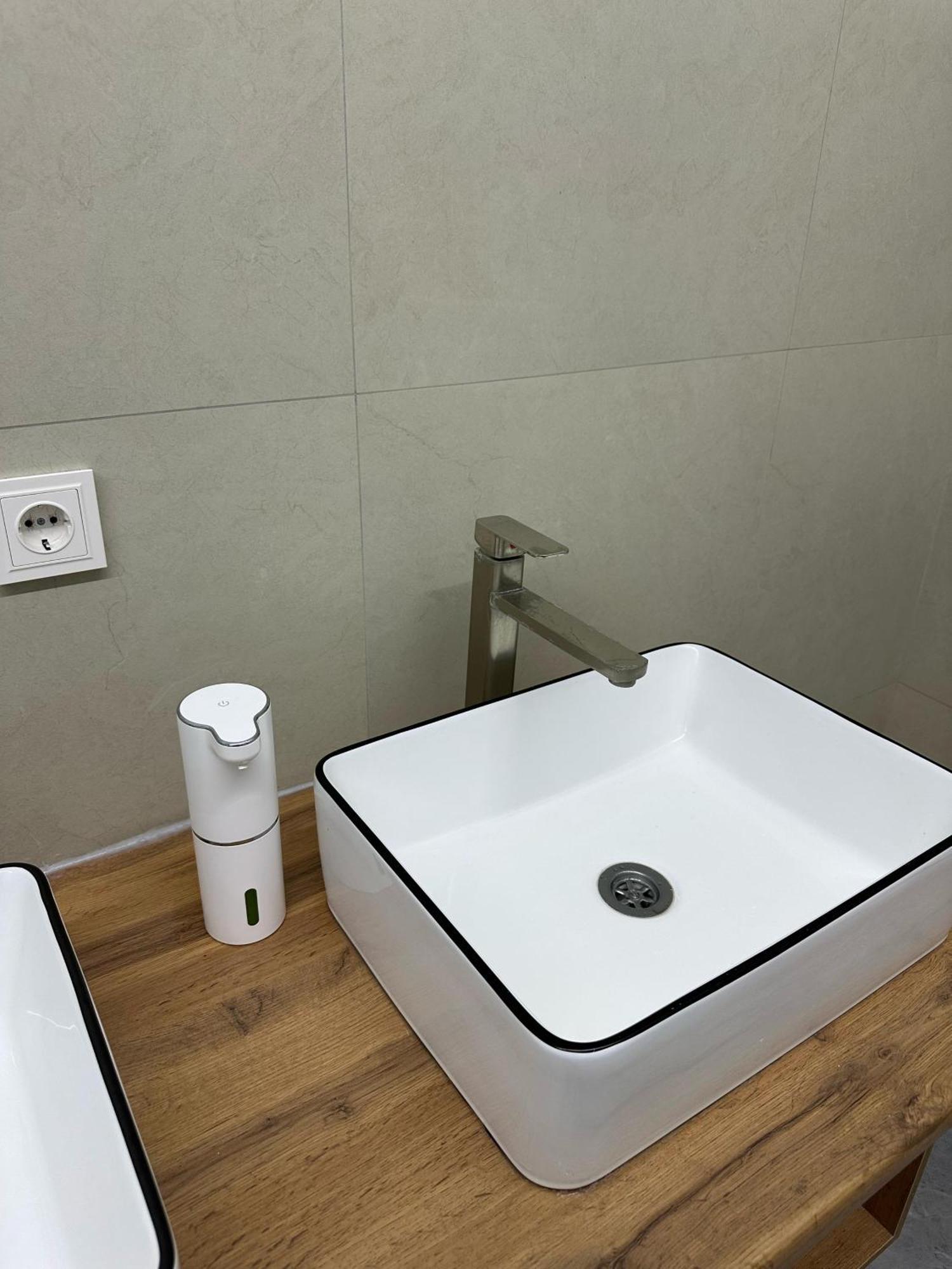 Hostel O2 Алмати Екстер'єр фото